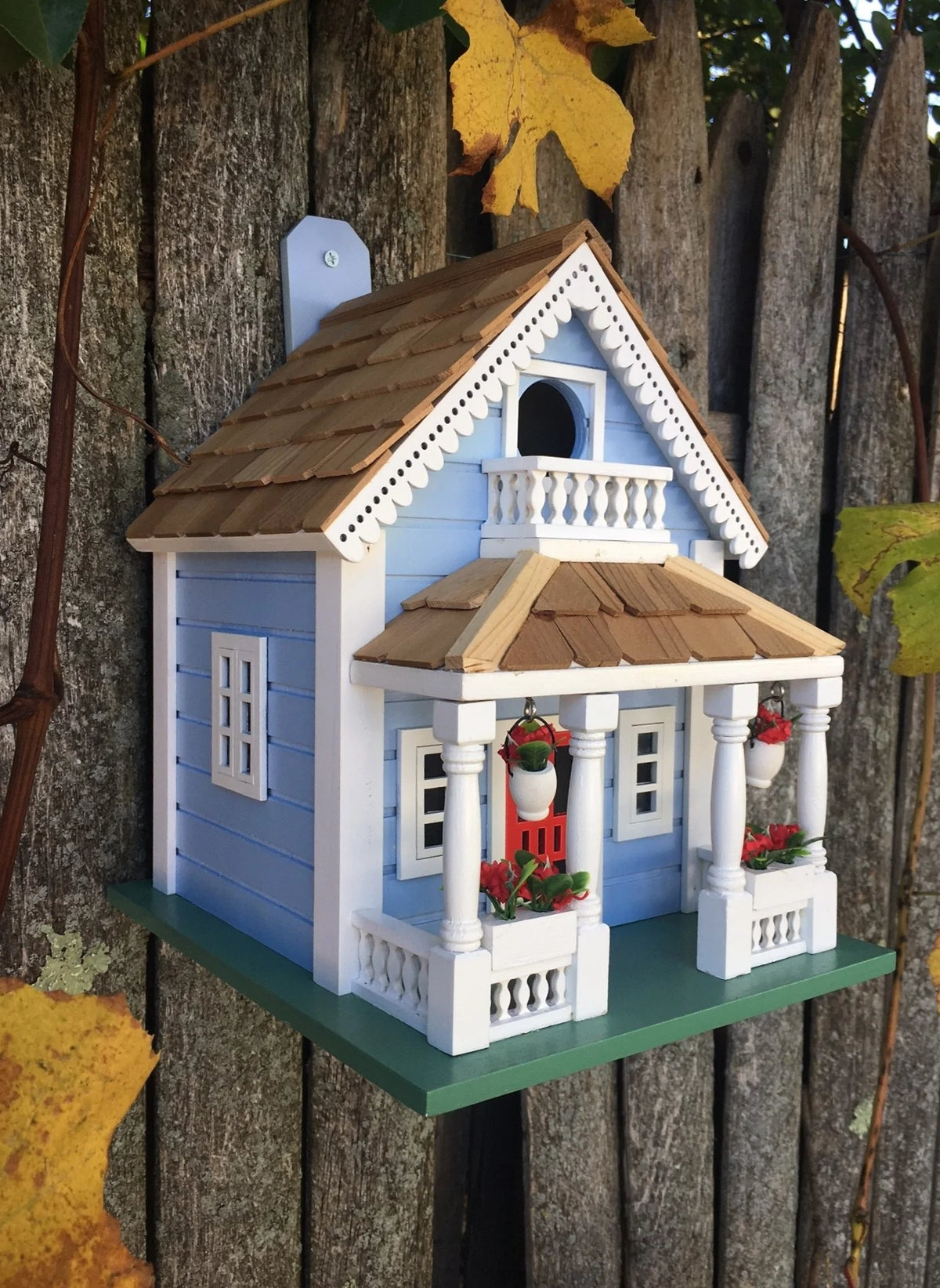 New Orleans Cottage – decorative birdhouse